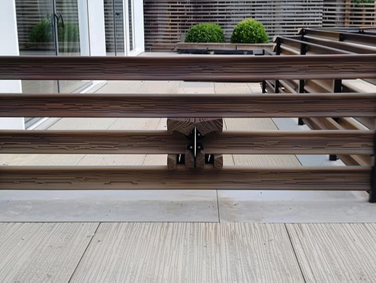 轻量抗变形：塑木墙板的独特优势