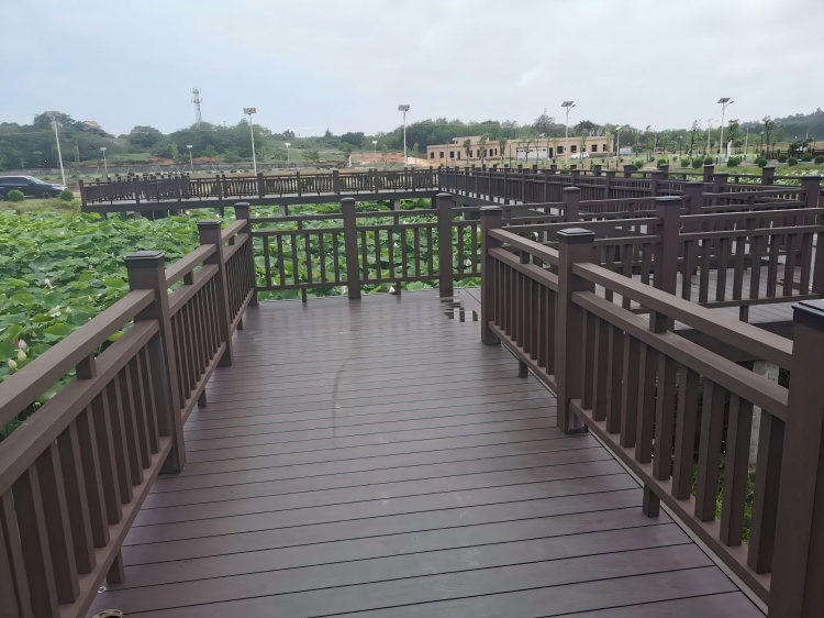 百妥木塑木护栏，比实木更耐用