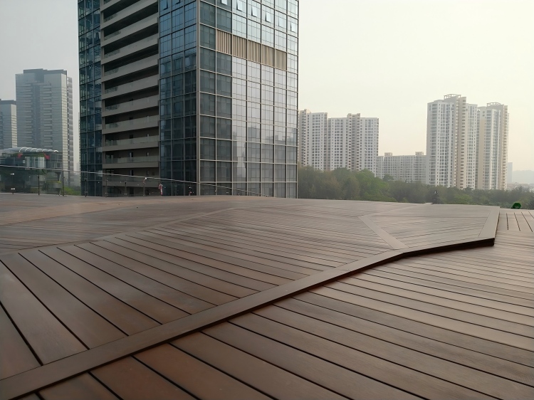 百妥木塑木抗老化耐腐蚀，重塑塑木品质新标杆