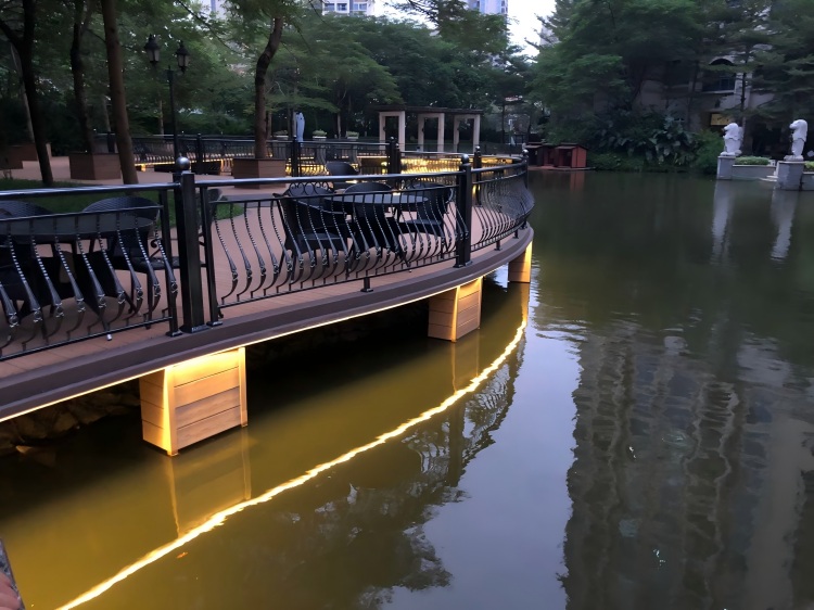 百妥木塑木，户外暴晒不褪色，耐候耐用