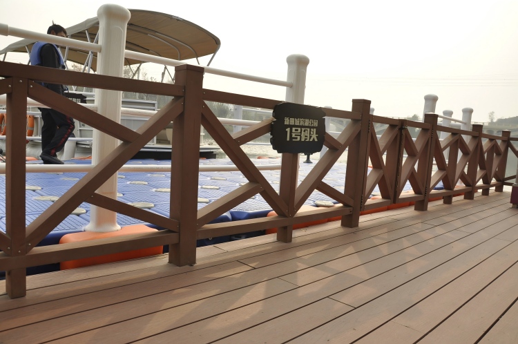 百妥木塑木护栏：市政工程专属优选建材