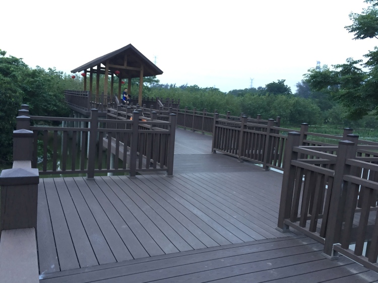 百妥木塑木护栏：园林景观工程标配建材