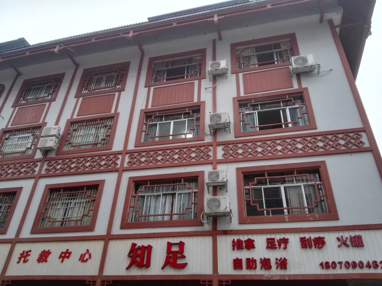 百妥木塑木格栅在南宁上林建筑外装饰项目落地案例